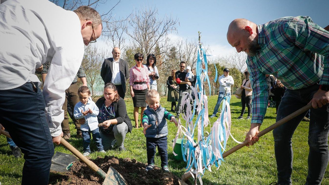 Tündérkert-ünnepség Vépen: ők a város legfiatalabb polgárai - fotók