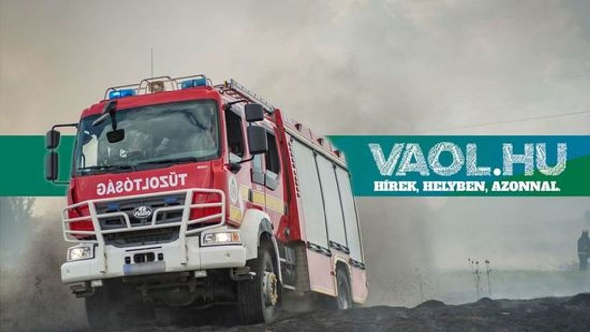 Istálló égett Vashosszúfalun - Sok épen maradt bálát kivittek a tűzoltók