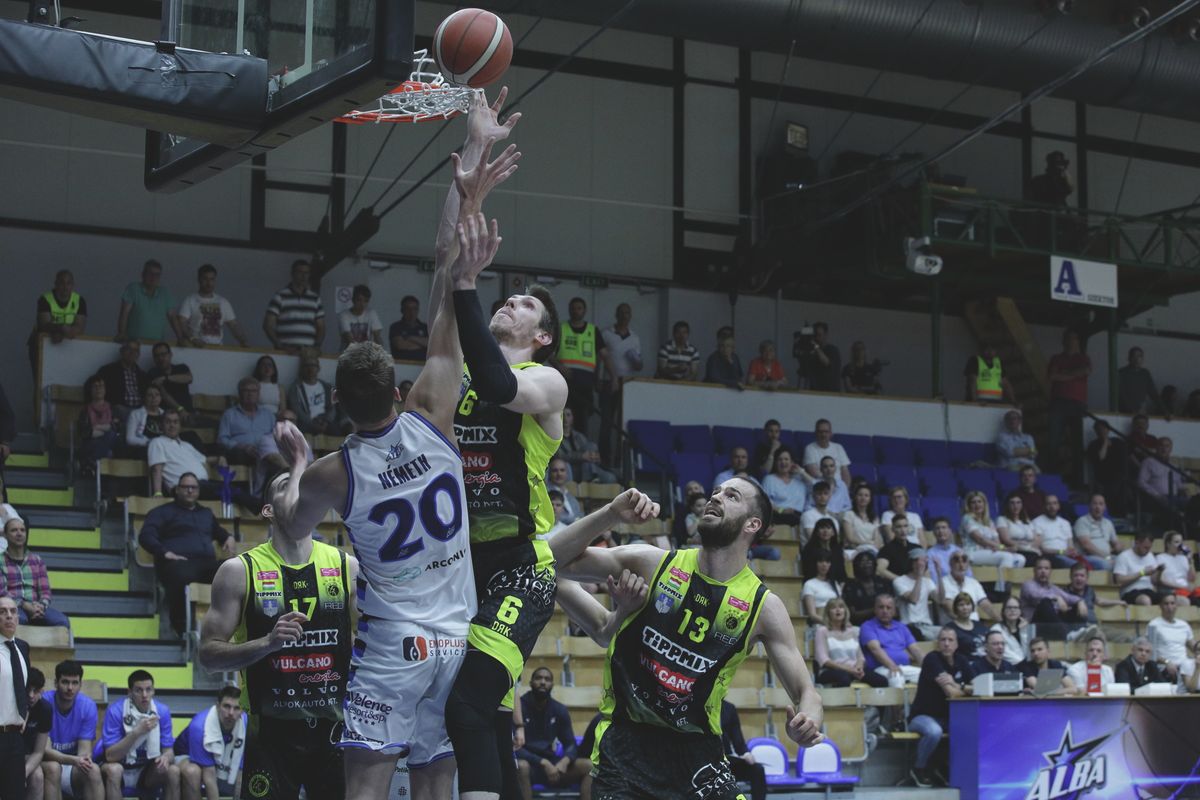 a20250422_alba_fehervar_falco_kosarlabda_szfvar_nn_fmh08