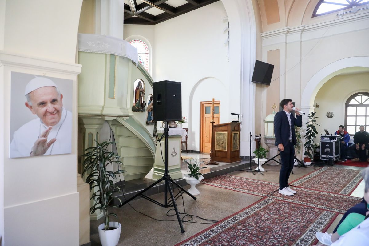 László Attila koncertje a herényi templomban