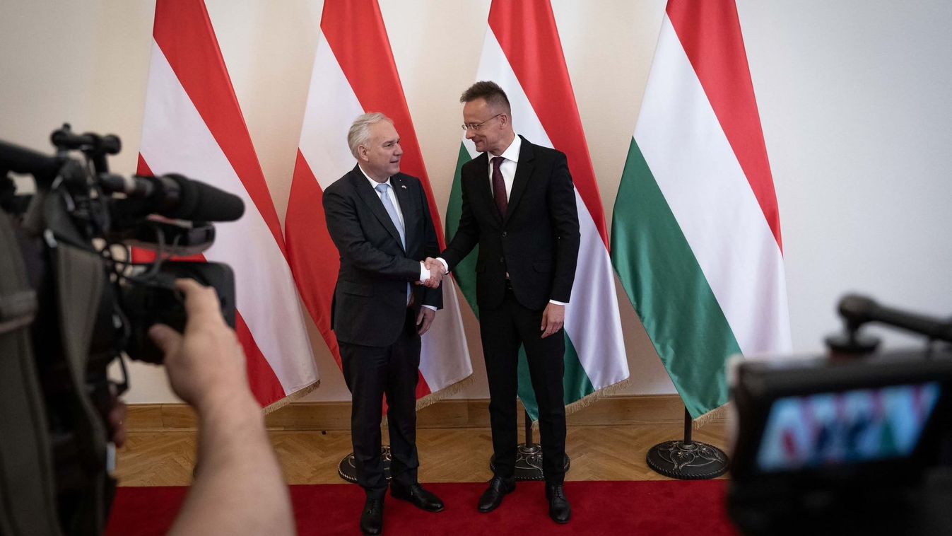 Szijjártó Péter: a magyar és az osztrák patrióták meg akarják óvni az EU-t attól, hogy a vesztébe rohanjon (videó)