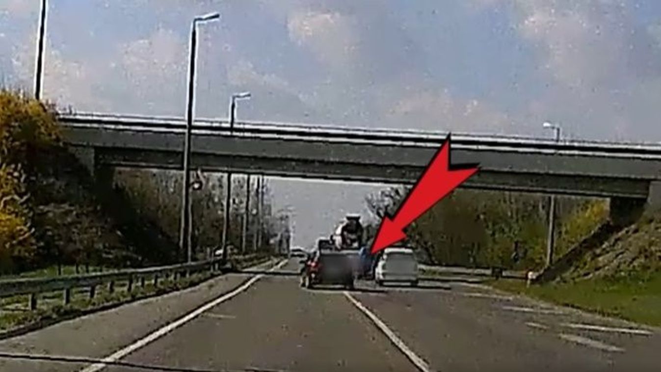 Videó: döbbenetes ámokfutás Győrben, majd az M1-esen, a rendőrök 165 km/h-val sem érték utol