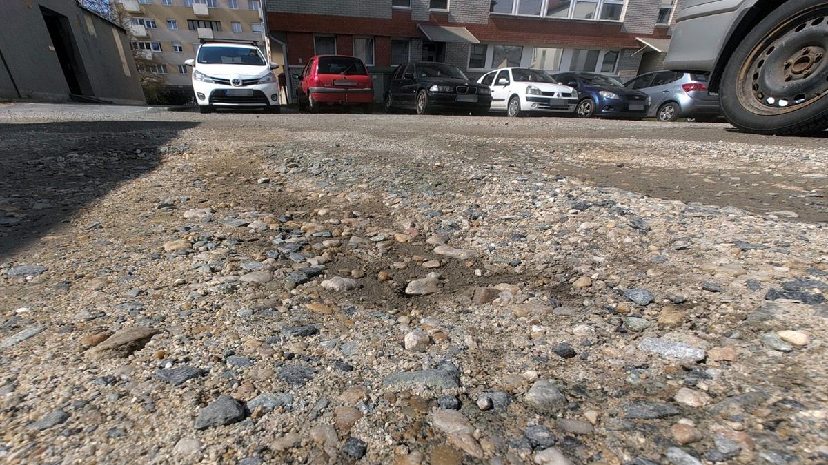 Kátyús parkoló: megérkezett a Városháza válasza!