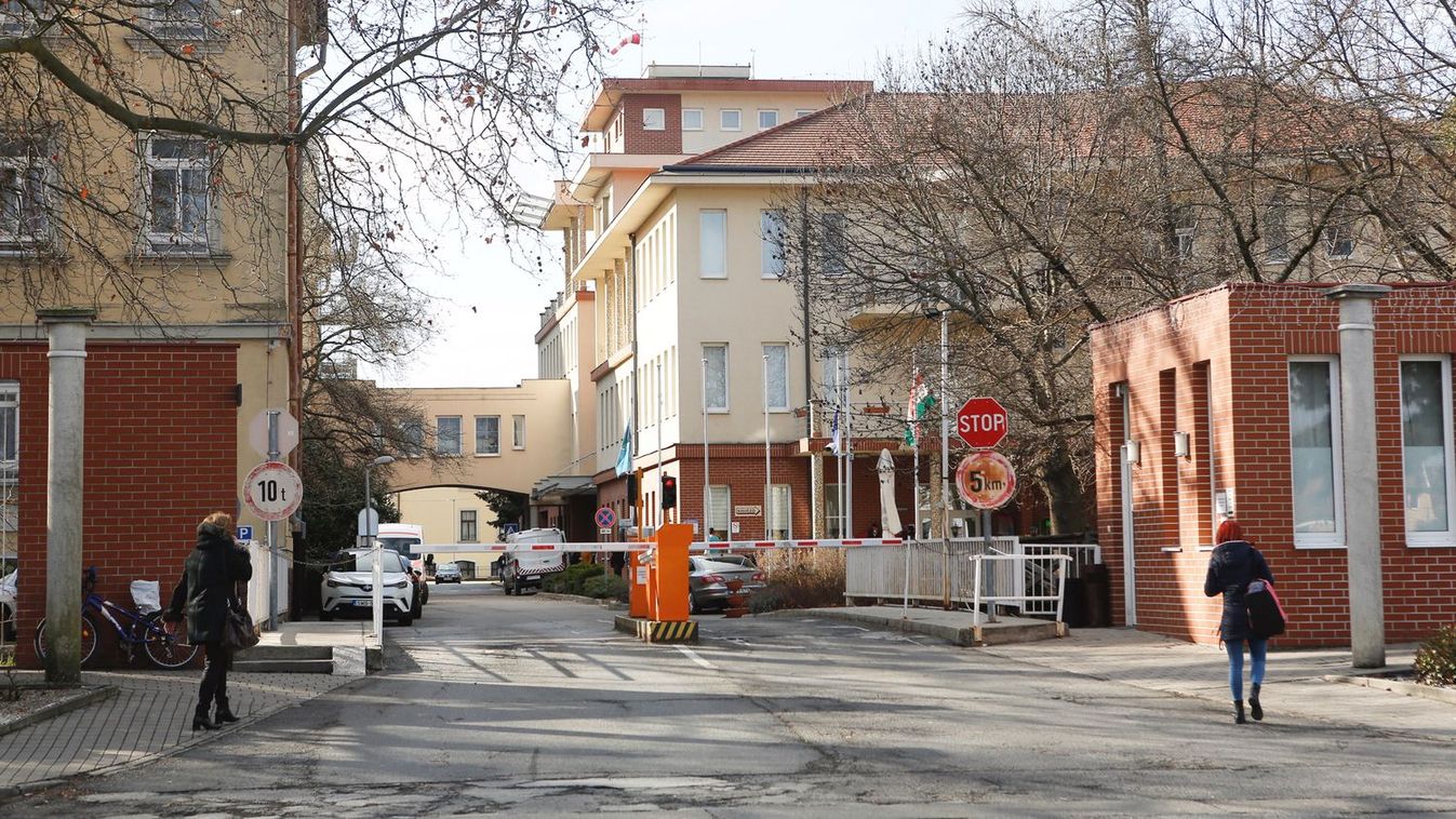 Keddtől ismét használható a Markusovszky-kórház főbejárata