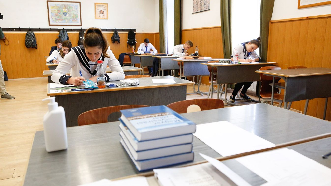 Amit a ChatGPT, és amit mi jósolunk: milyen témák várhatóak a magyarérettségin?