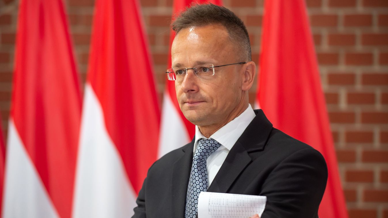 Szijjártó Péter: Magyarország kiutasított két, diplomáciai fedésben dolgozó ukrán kémet (videó)