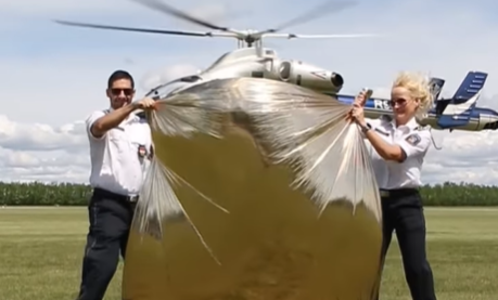 Helikoptert tüntettek el a rendőrök.