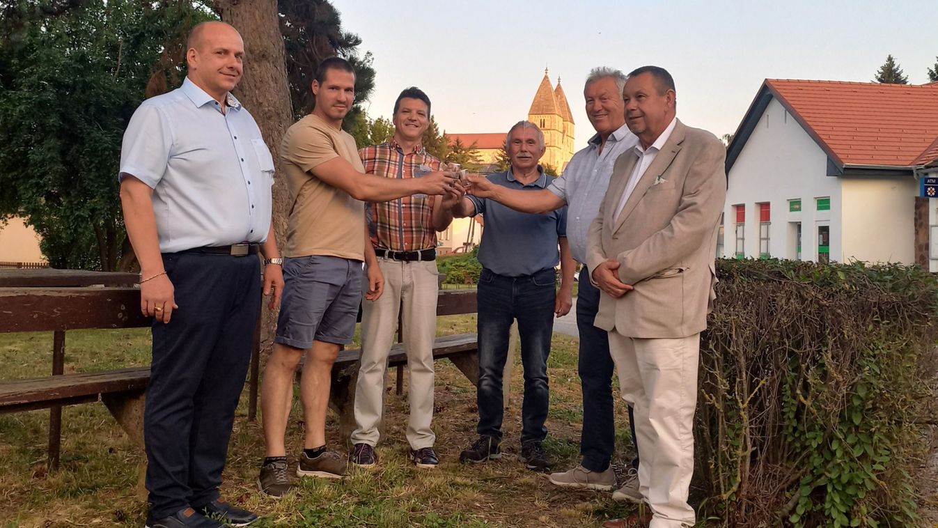 Jáki pálinkaverseny: elképesztő mennyiségek és minőség – tegnap szavaztak!