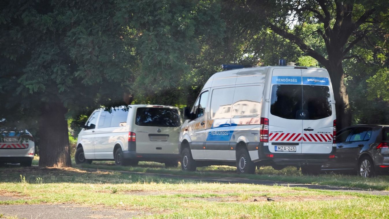 Rendőrök lepték el egy szombathelyi patak partját - helyszíni fotók