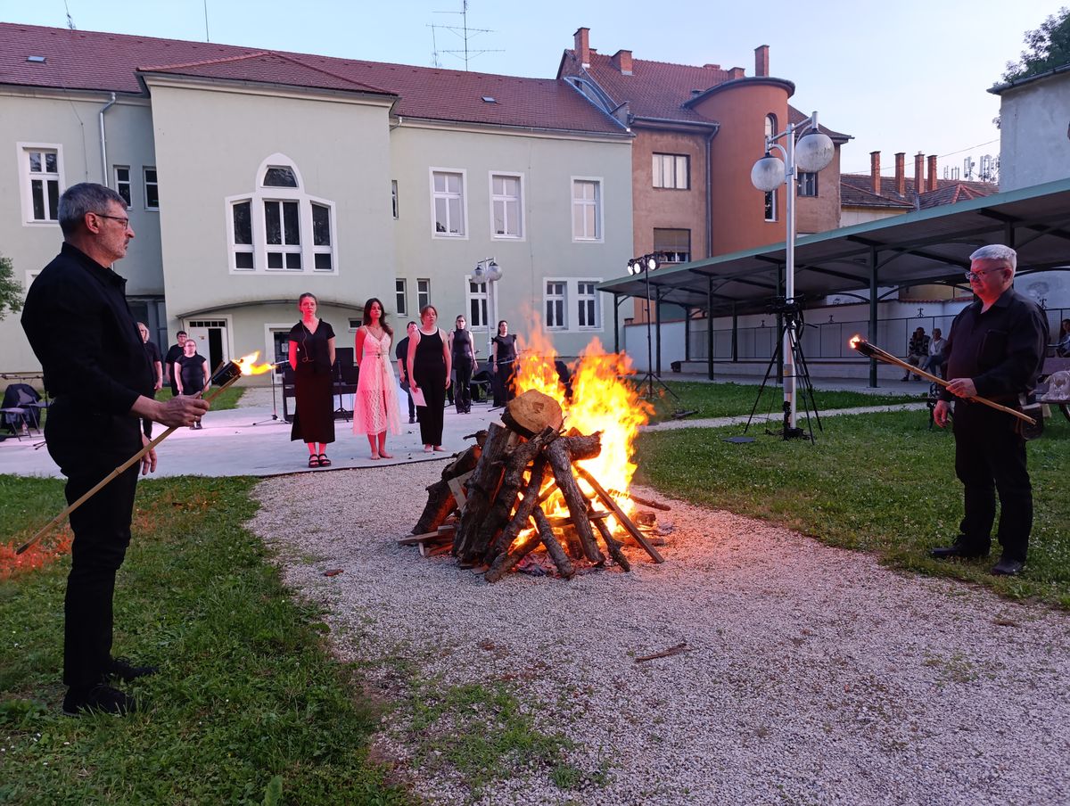 összetartozásunk tüze