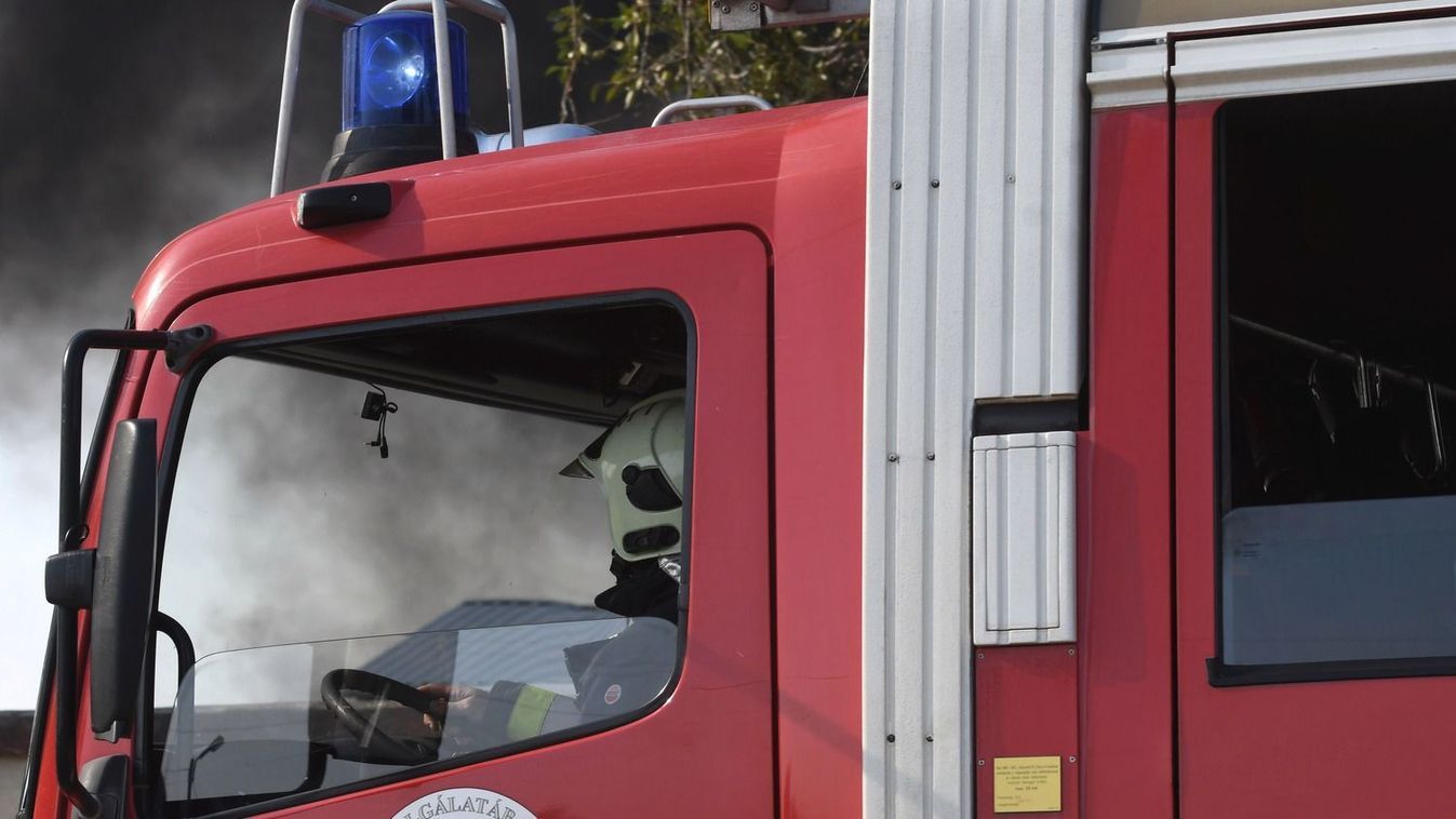 Tűz ütött ki egy hulladéklerakóban Szombathelyen