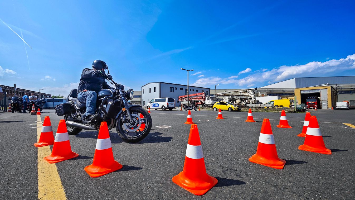 Videó - Rendőrmotorosok oktattak Szombathelyen
