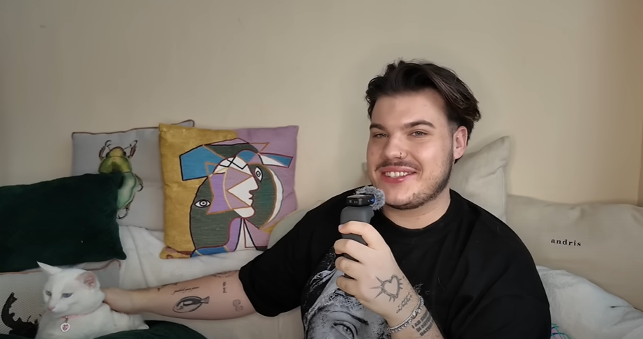 Buzás Andris ma már elköltözött Szombathelyről, mégis az egyik legnépszerűbb innen származó TikTok influenszer