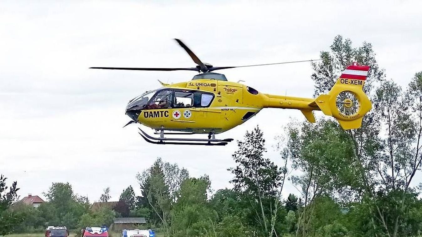 Lecsúszott az emelőről: szerelés közben zuhant rá autója az idős férfire Ausztriában