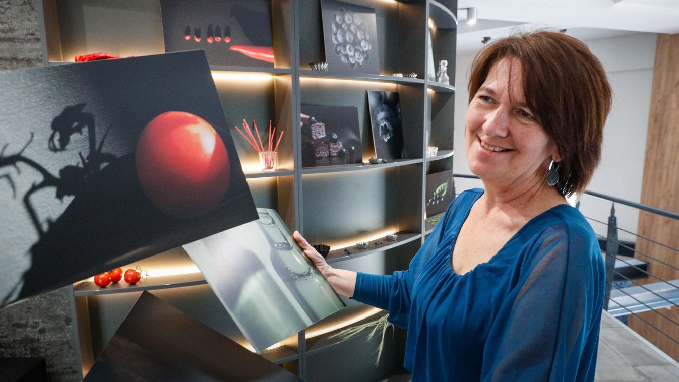 Nők fókuszban - Geosits Judit kiállításon mutatkozott be a Víztoronyban