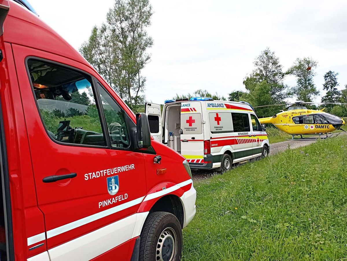 Súlyos baleset történt kedden egy autószerelő műhelyben
