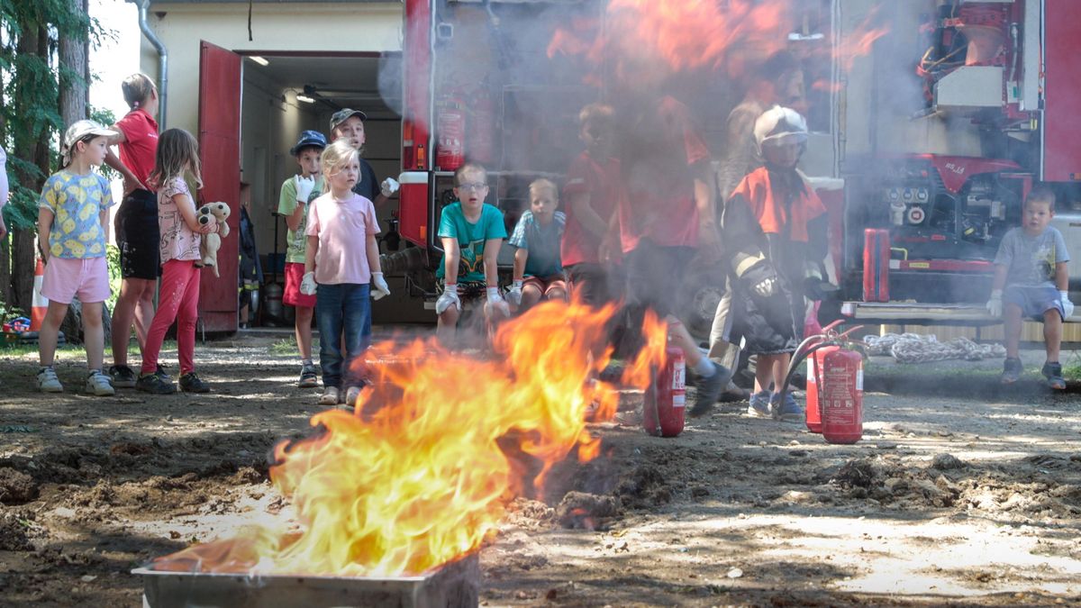 Nyári táborban, tűzoltókkal: őrségi gyerekek élményei