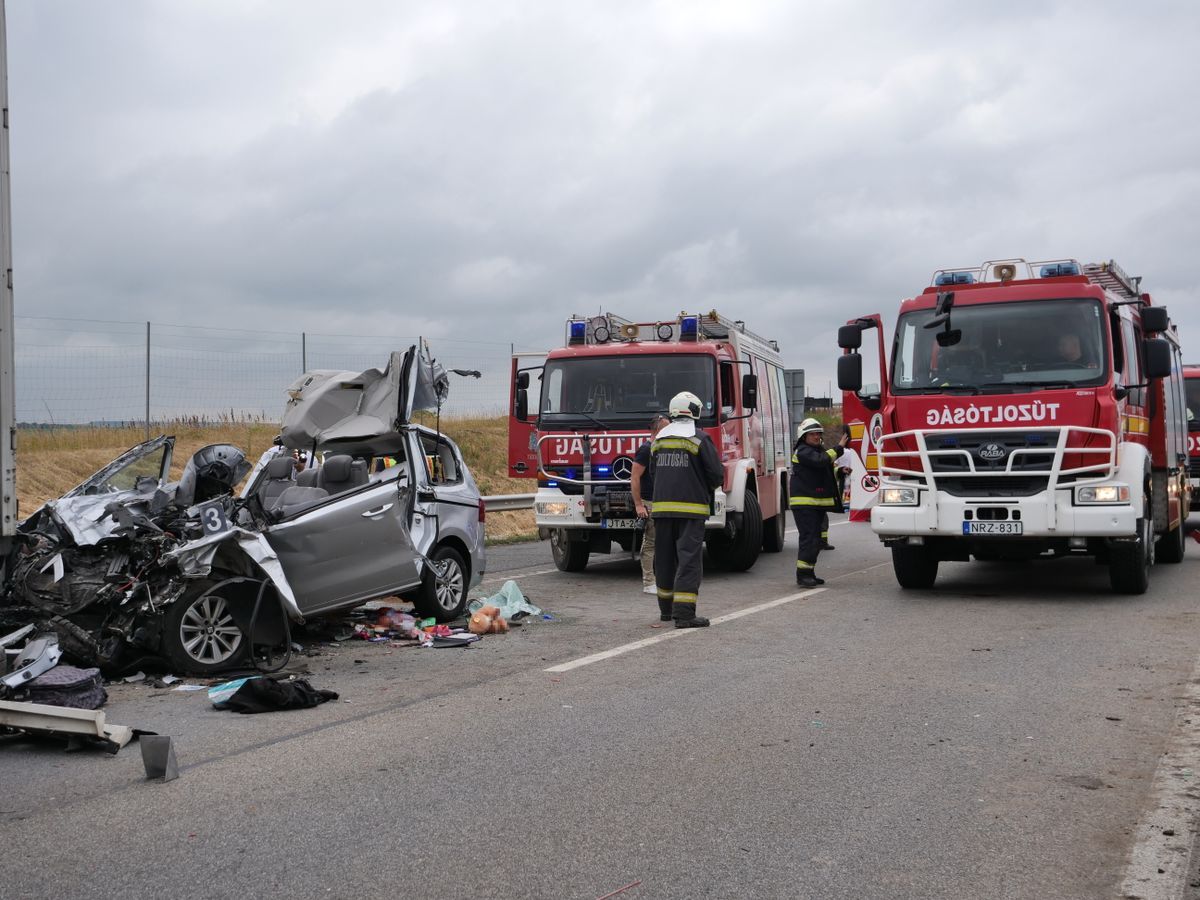 Szörnyű tragédia történt az M1-es autópályán