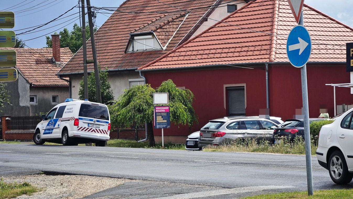 Autók ütköztek Szombathelyen - fotó