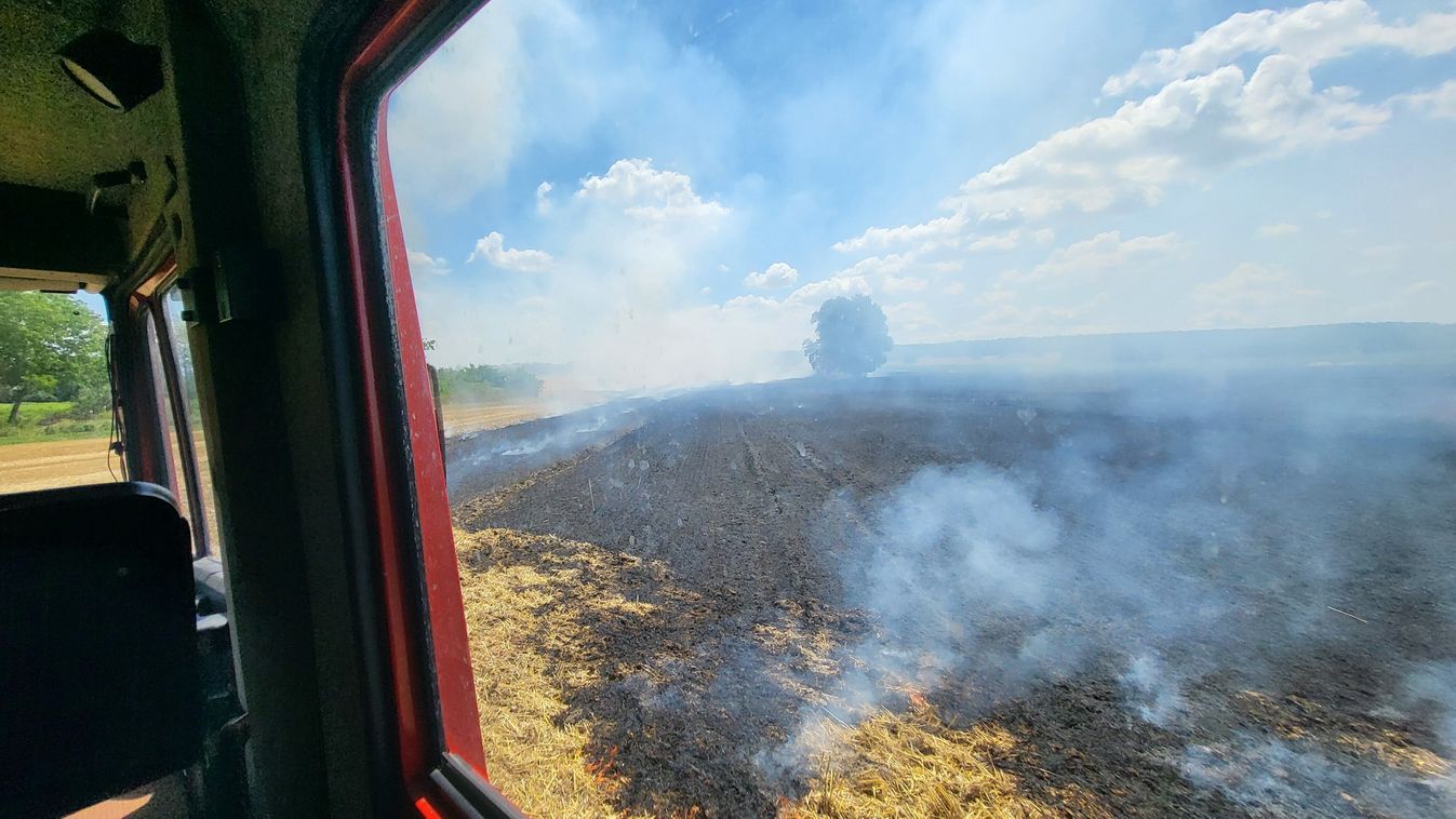 Hatalmas tarlótűz Górban: két vármegye tűzoltói érkeztek a helyszínre - fotók