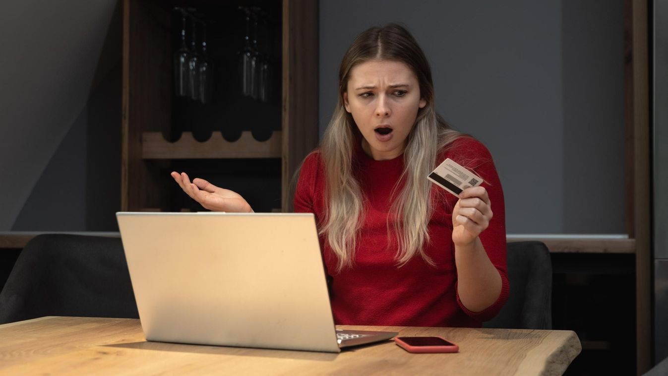 Feketelistán a csaló webshopok – nézd meg itt, mielőtt rendelsz!