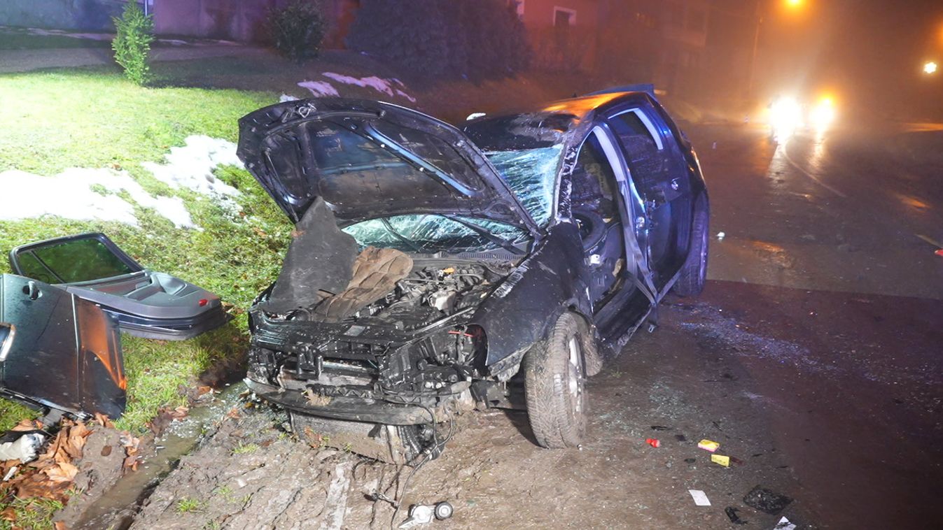 Sokkoló fotókat mutatunk a Vépen történt baleset helyszínéről Kép