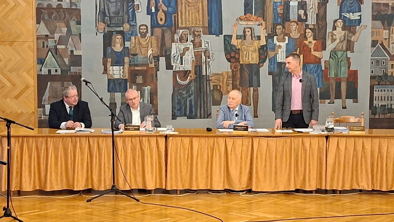 Beszámolók és fejlesztési döntések Sárváron