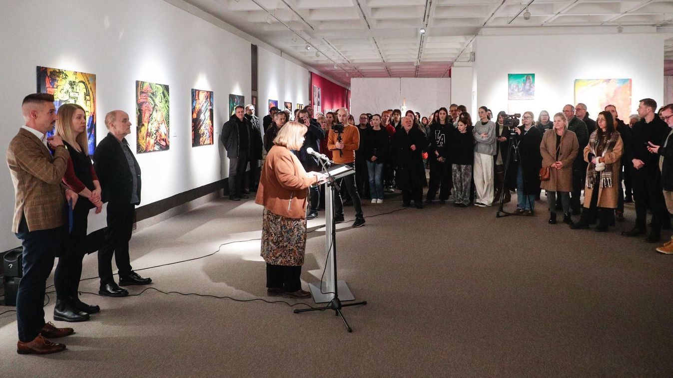 Bábel és labirintus Masszi Ferenc kiállításán: az értés esélyei a Szombathelyi...