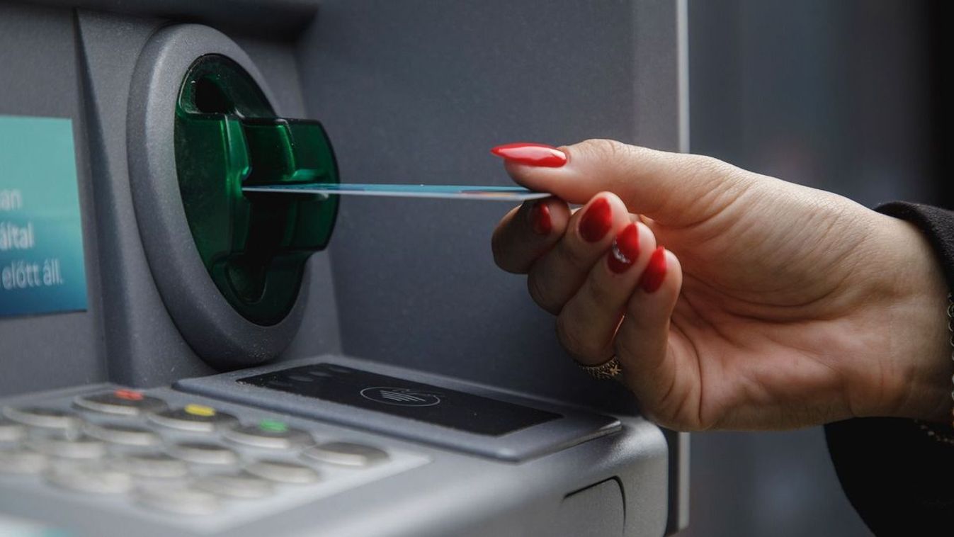Revolut ingyenes készpénzfelvétel: így kérheted a havi 300 ezer ...