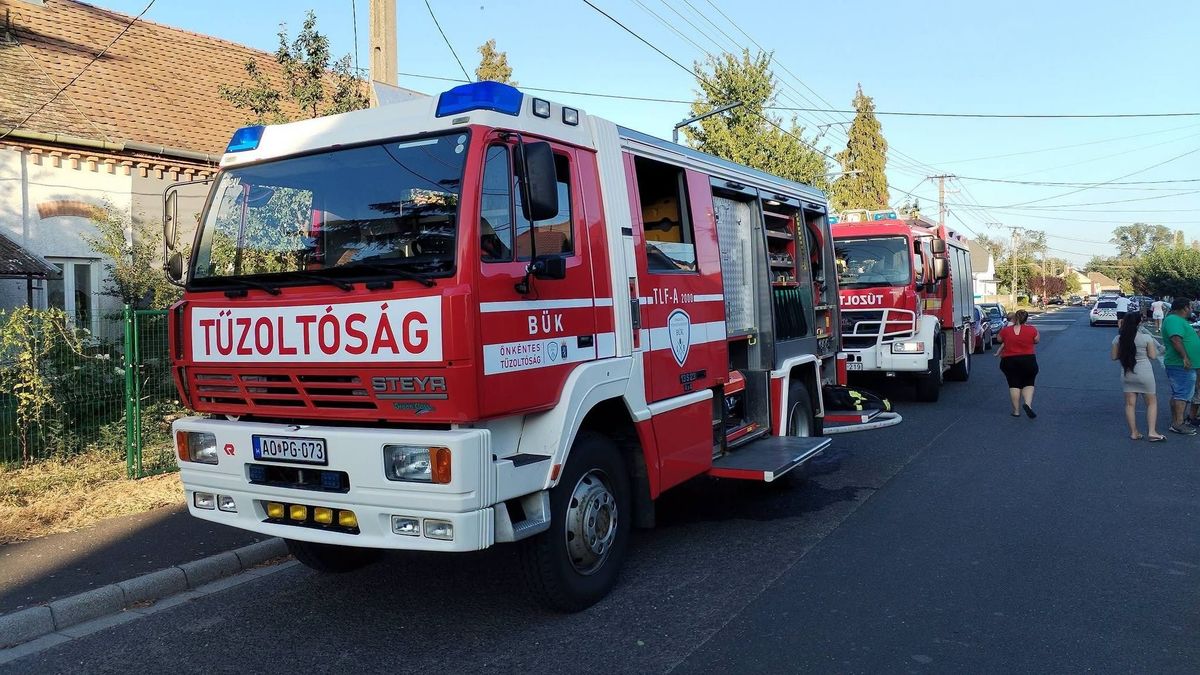 Friss információk a büki tűzről: több gázpalack is felrobbant az épületben - fotók