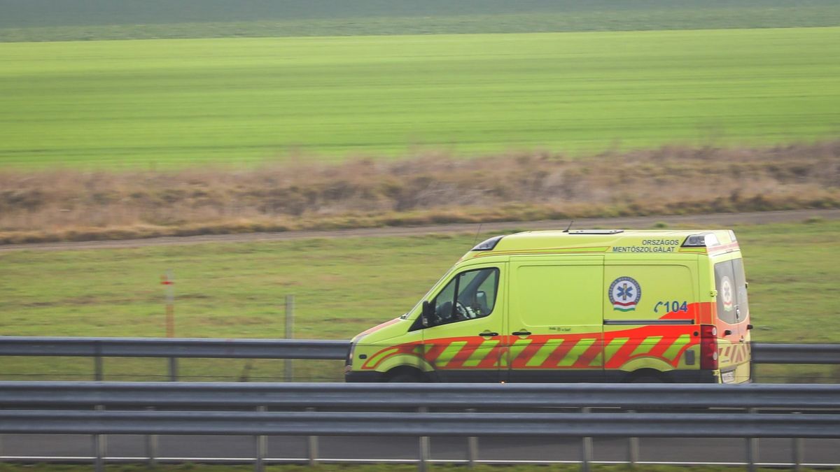 Motoros baleset történt a 85-ös főúton