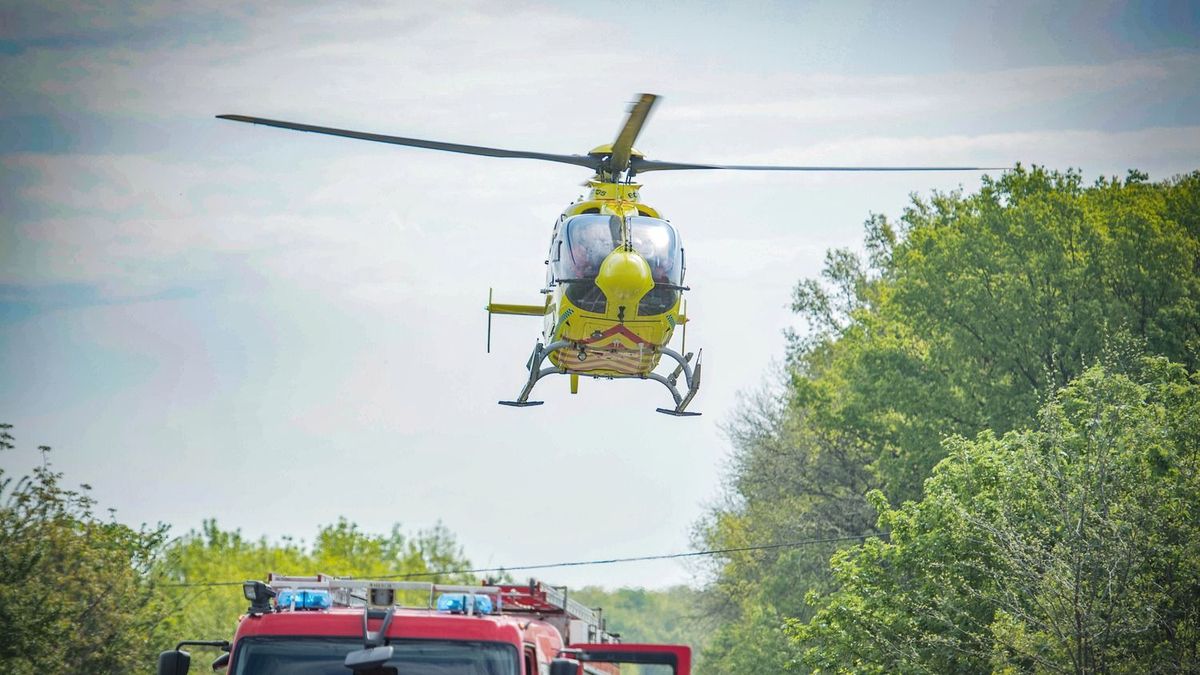 Hármas karambol az M1-esen: mentőhelikopter érkezett egy csecsemőért