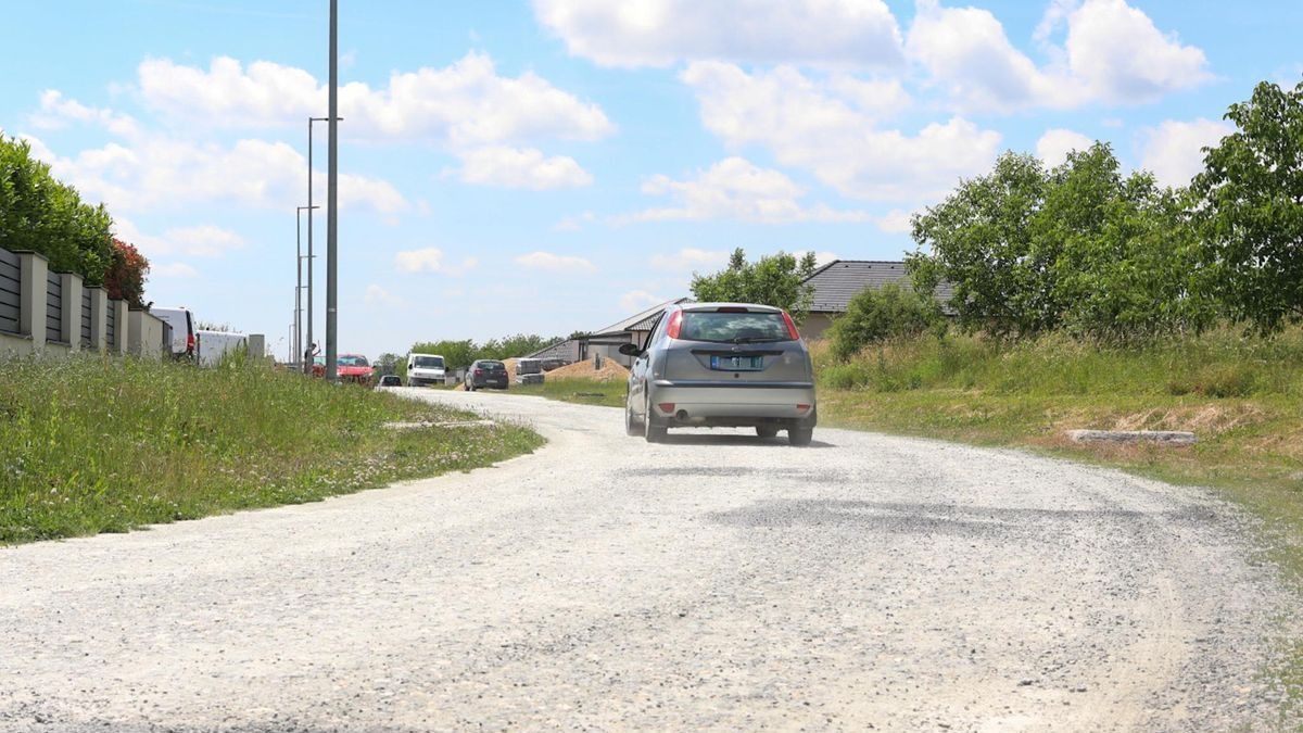 Döntött a kormány: mégsem szedik fel az azbeszttel szennyezett zúzalékot az Oladi Platón