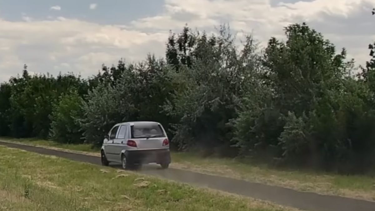 Reagált a rendőrség is a bicikliúton száguldozó szombathelyi autóssal kapcsolatban