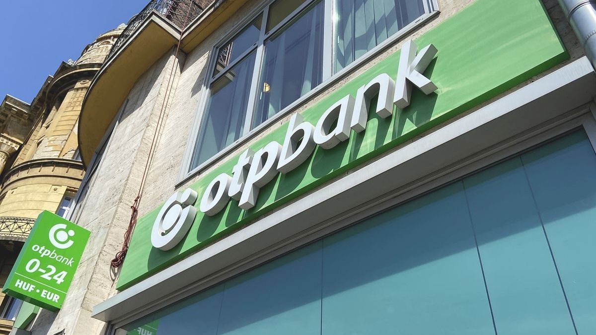 Komoly leállás jön az OTP-nél, órákra akadozhat a bankkártyás fizetés