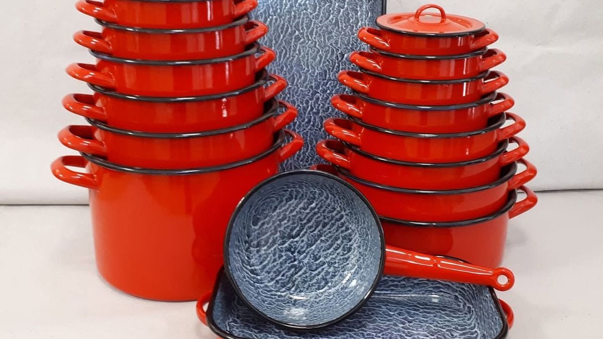 A szív megszakad! 115 év után eltűnnek a legendás bonyhádi zománcos lábosok