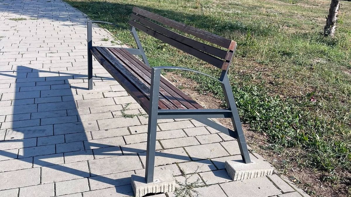 Ismét vandálok garázdálkodtak az Emlékmű-dombon - fotó
