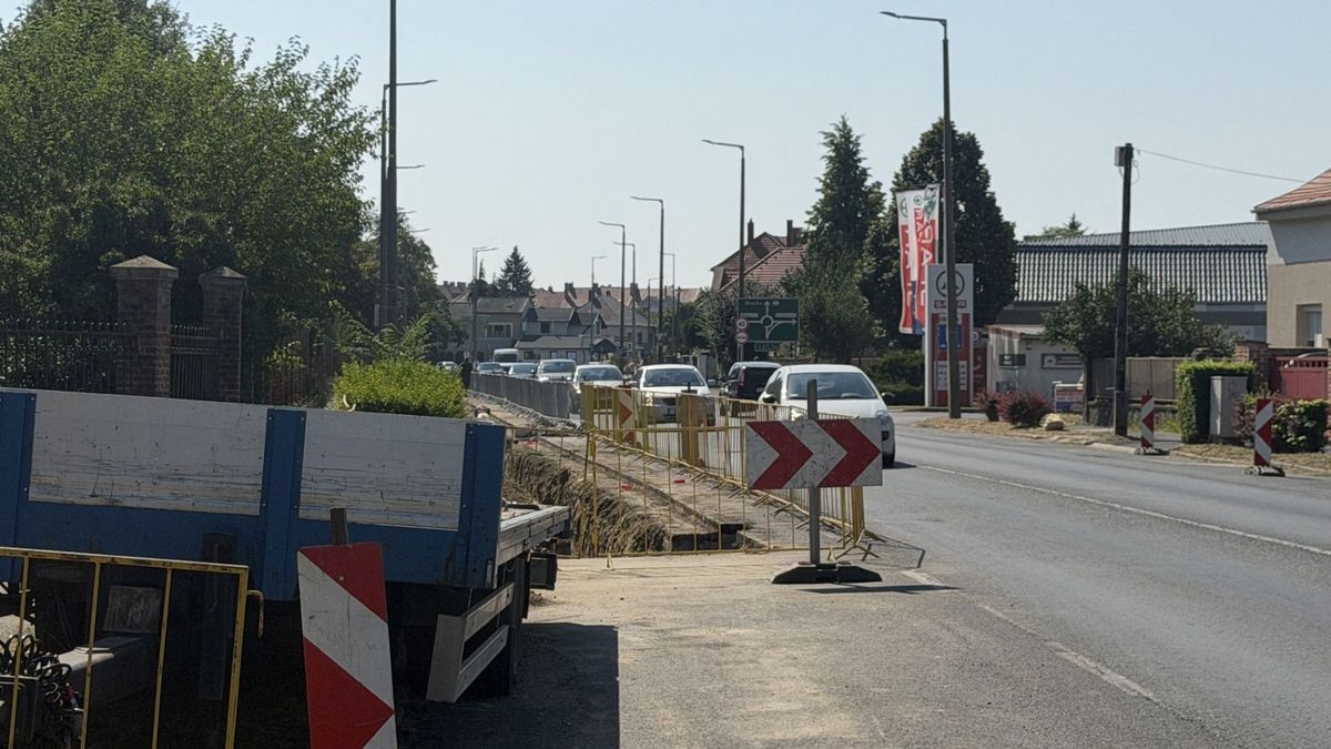 Újra járható a 11-es Huszár út a Bocskai körforgalomnál