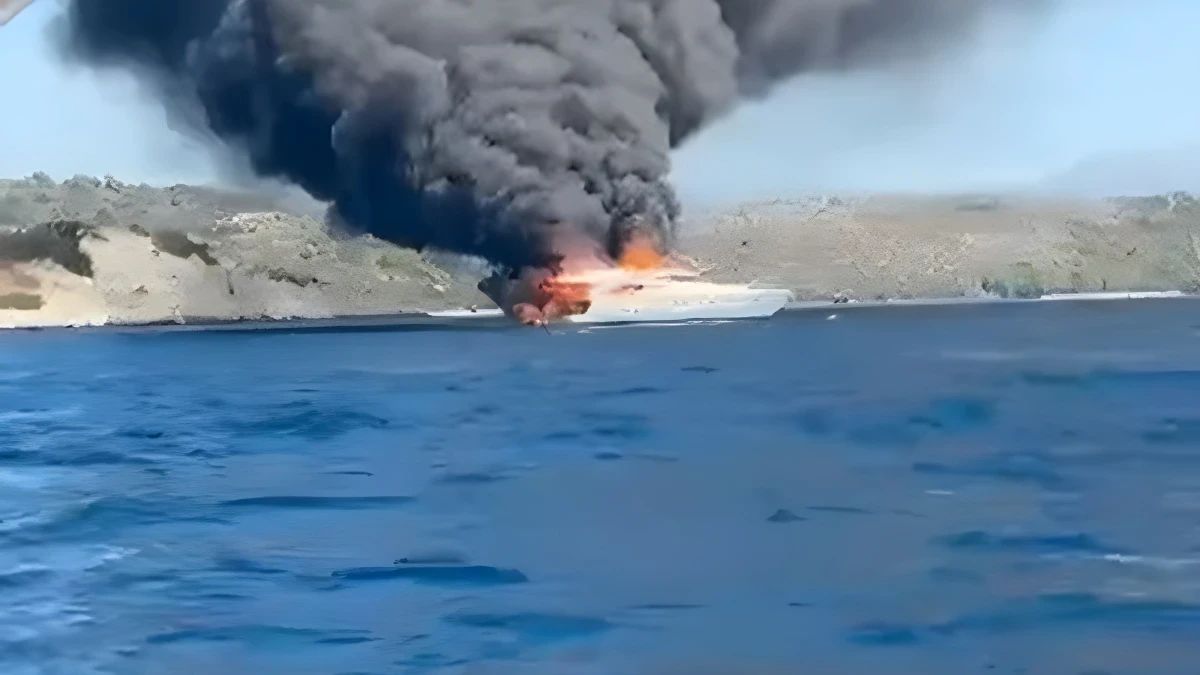 Videón, ahogy lángol egy jacht Horvátországban a népszerű üdülőhely környékén