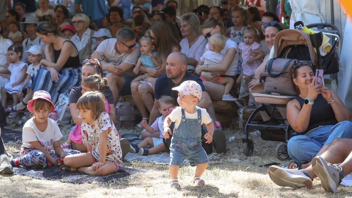 Kicsik nagy kalandjai a Gayer parkban - A Kalandvár idén is Savaria karnevál egyik legnépszerűbb helyszíne - fotók, videó