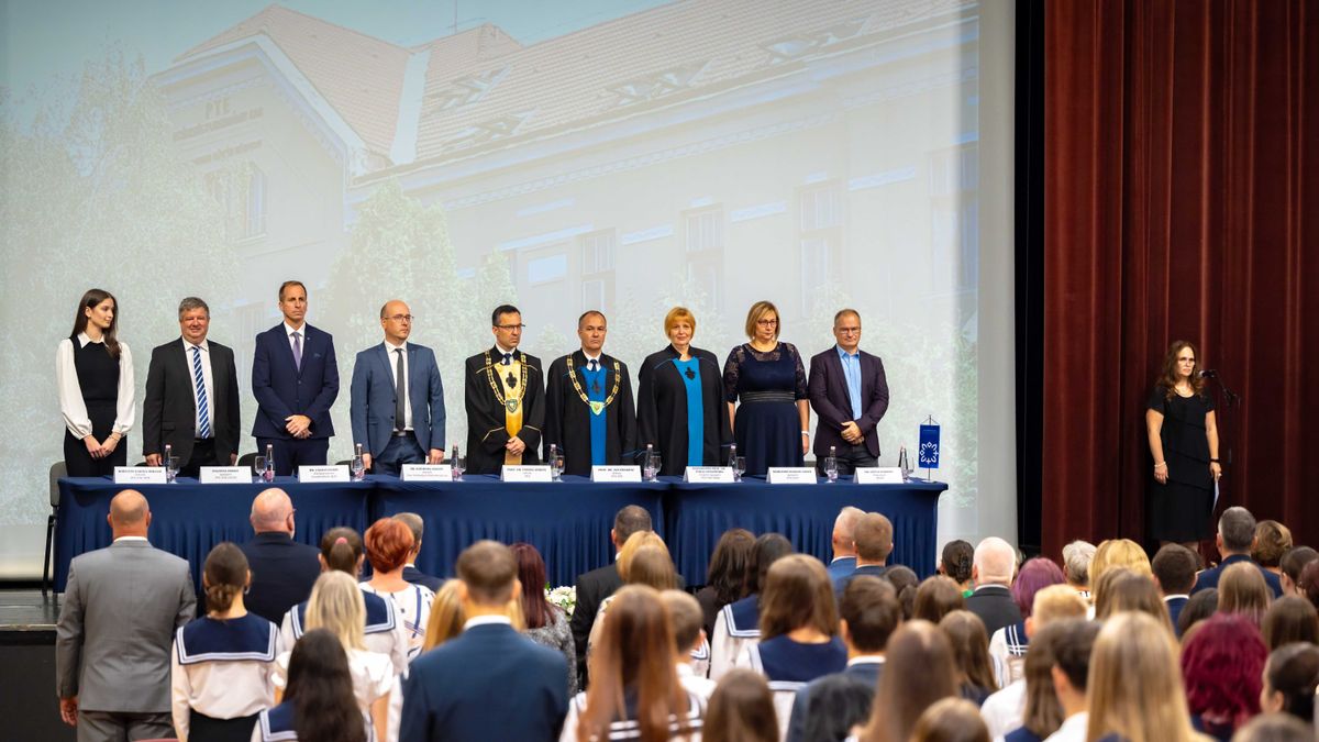 Biztos utánpótlás a térségnek: közösen indította a tanévet a PTE szombathelyi kara és technikuma - fotók