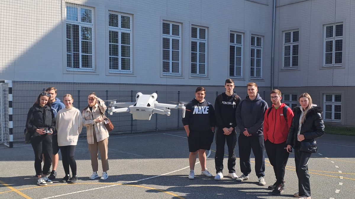 A jövő agráriuma Kőszegen: diákok automata traktorok és drónok között a Zöld zóna programban