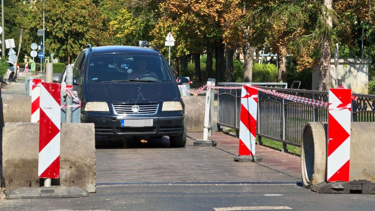 Balesetveszélyes? Óriási betontömböket tettek a szombathelyi hídhoz - mi történik? - fotók
