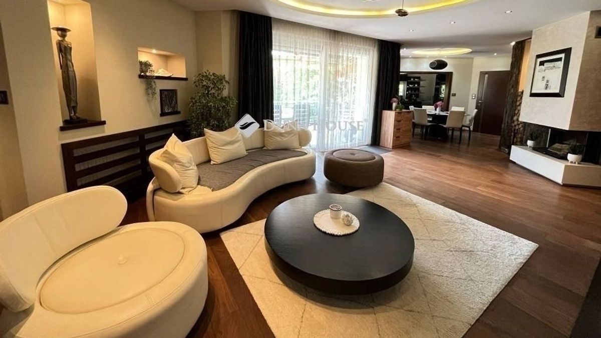 Fotókon a kőszegi luxusotthon: 250 millióért árulják ezt a mesekertes birtokot
