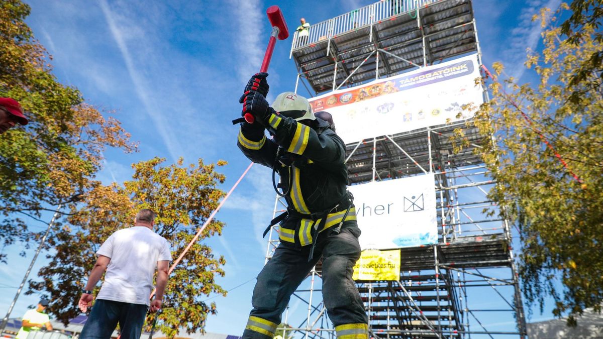 Emberfeletti küzdelem Bükfürdőn: közel 90 tűzoltó feszegette a határait - fotók
