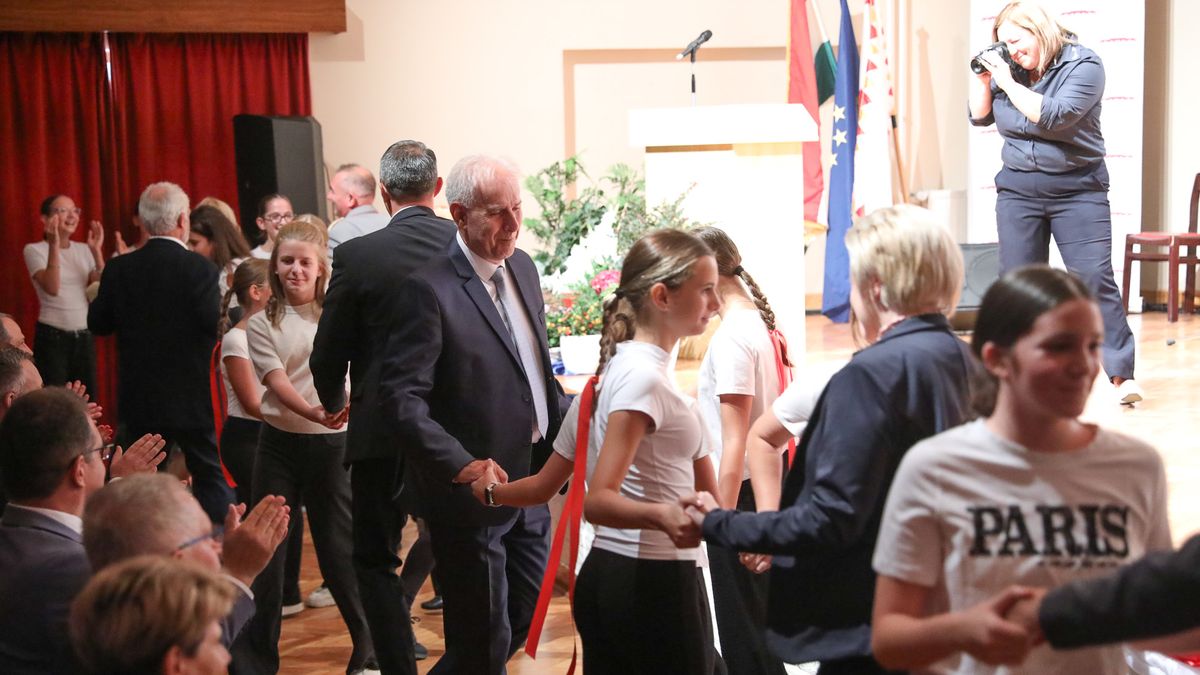 Huszonöt éve kapott városi rangot Répcelak - Az ünnepen tizennégy Pro Urbe-díjat adtak át - fotók
