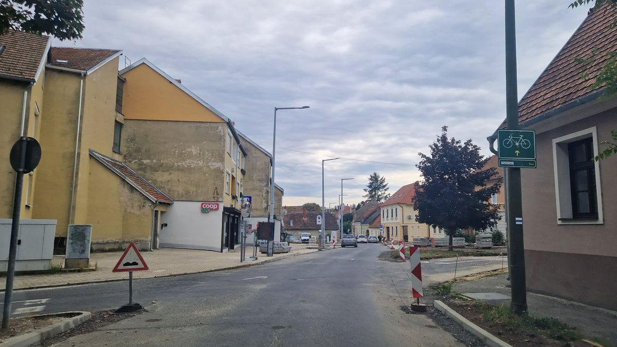 Hétfőtől lezárnak egy forgalmas utcát Kőszegen, a buszok is más útvonalon járnak majd