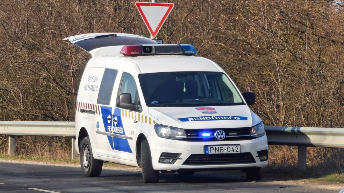 Hármas karambol történt a 8-as főúton