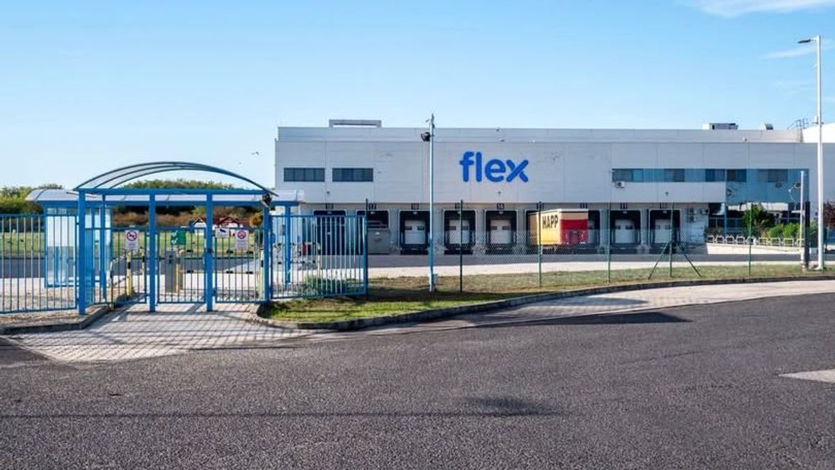 Bajban a sárvári Flextronics - Ágh Péter feltette a kérdést: a kormányzatnak fontosak a helyiek?