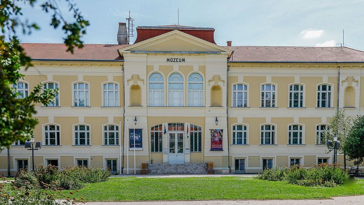 Régészeti szenzáció: több mint 200 ezüstpénzt rejtett a föld Szombathelyen
